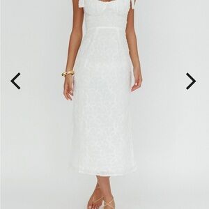 Selfie Leslie White Floral Midi Dress